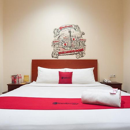 Reddoorz Plus Near Plaza Blok M Джакарта Экстерьер фото