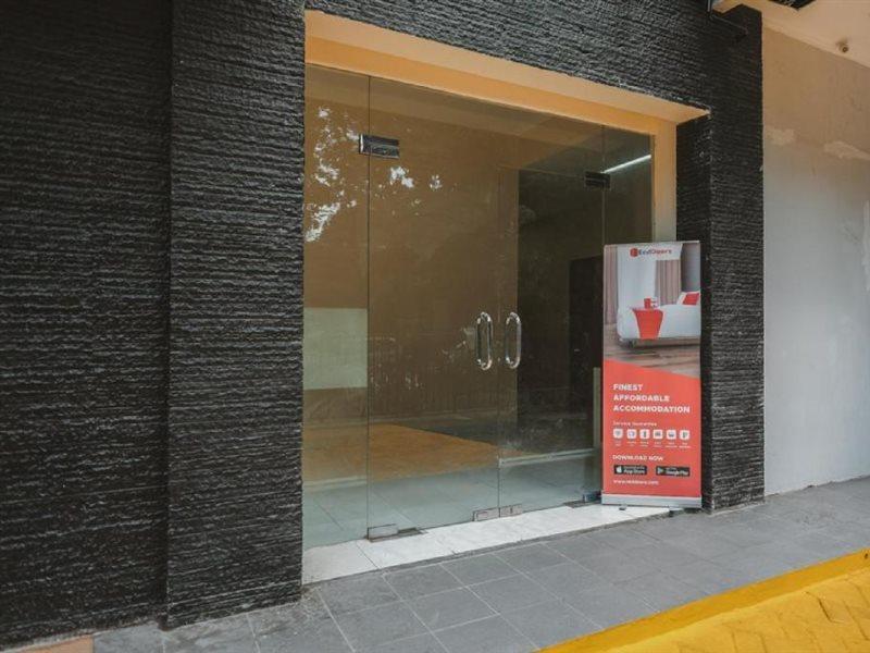 Reddoorz Plus Near Plaza Blok M Джакарта Экстерьер фото