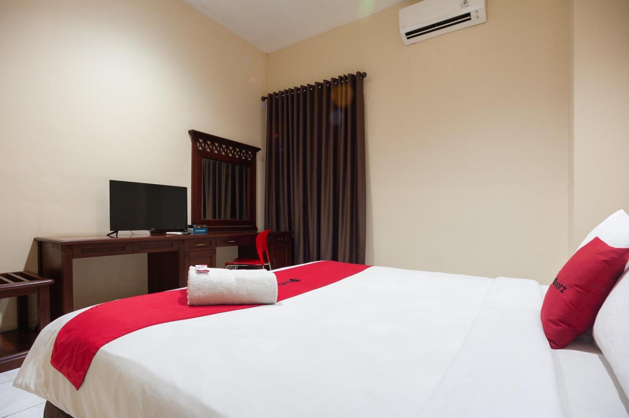 Reddoorz Plus Near Plaza Blok M Джакарта Экстерьер фото